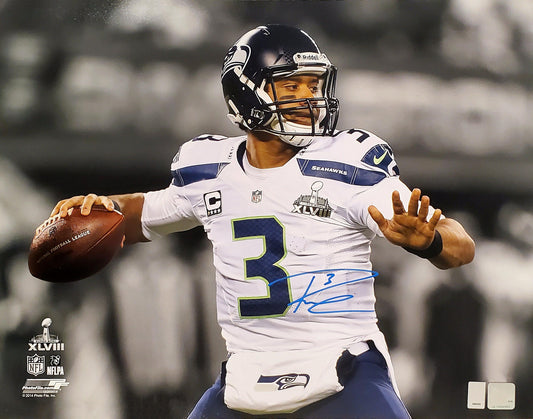 Russell Wilson Autographed Framed 16x20 Photo Seattle Seahawks Super Bowl XLVIII RW Holo Stock #200376