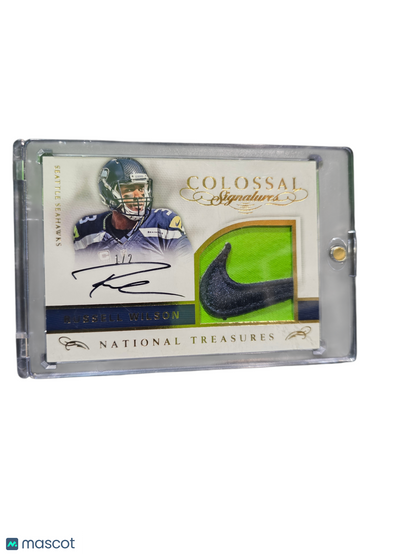 2017 Panini National Treasures Colossal Signatures Russell Wilson #30 Auto Patch