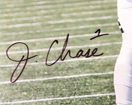Ja'Marr Chase Autographed 16x20 Photo Cincinnati Bengals Beckett BAS QR Stock #205627