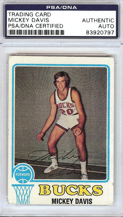 Mickey Davis Autographed 1973 Topps Card #107 Milwaukee Bucks PSA/DNA #83920797