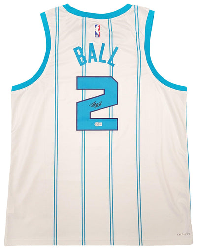 Charlotte Hornets LaMelo Ball Autographed White Nike Swingman Jersey Size XL Beckett BAS QR Stock #209487