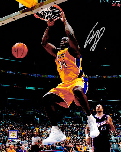 Shaquille O'Neal Autographed 16x20 Photo Los Angeles Lakers Beckett BAS Witness