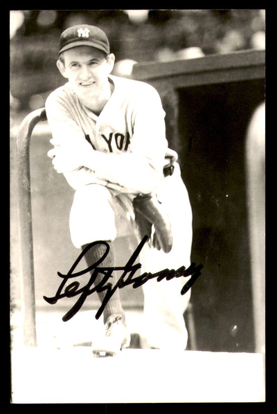 Lefty Gomez Autographed 3.5x5.5 Postcard New York Yankees