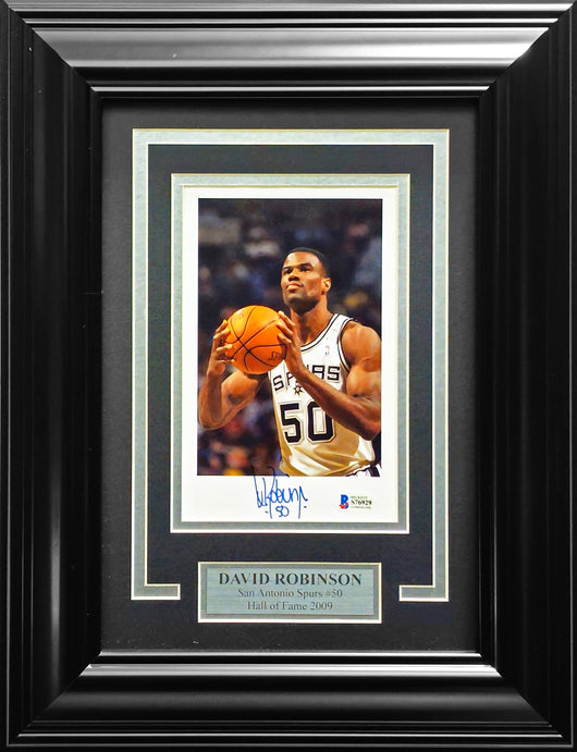 David Robinson Autographed Framed 5.5x8.5 Photo San Antonio Spurs Beckett BAS