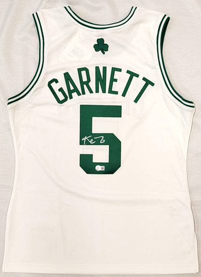 Boston Celtics Kevin Garnett Autographed White Mitchell & Ness 2007-08 Hardwood Classics NBA Finals Patch Jersey Size M Beckett BAS Witness #WV46232