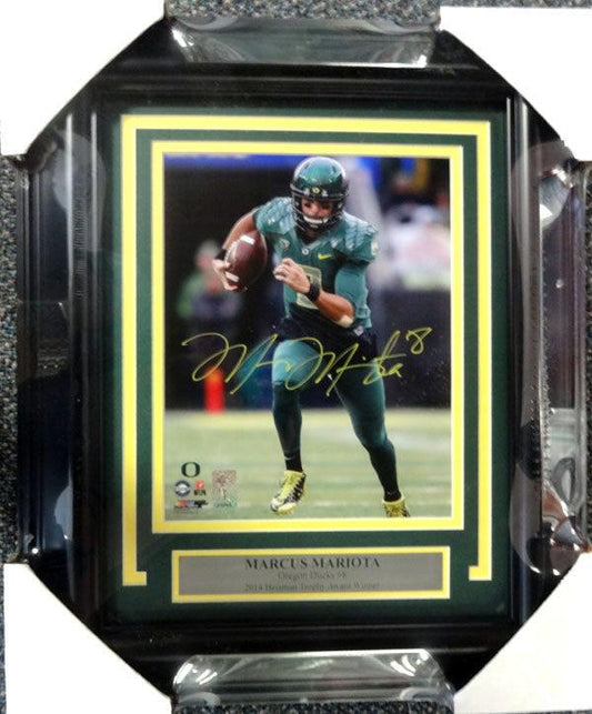 Marcus Mariota Autographed Framed 8x10 Photo Oregon Ducks MM Holo Stock #89821