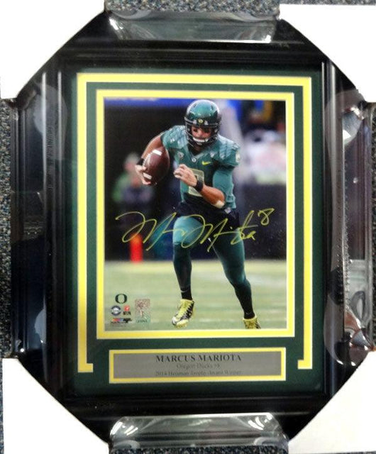 Marcus Mariota Autographed Framed 8x10 Photo Oregon Ducks MM Holo Stock #89821
