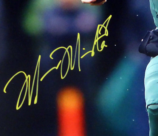 Marcus Mariota Autographed 16x20 Photo Oregon Ducks MM Holo Stock #87196
