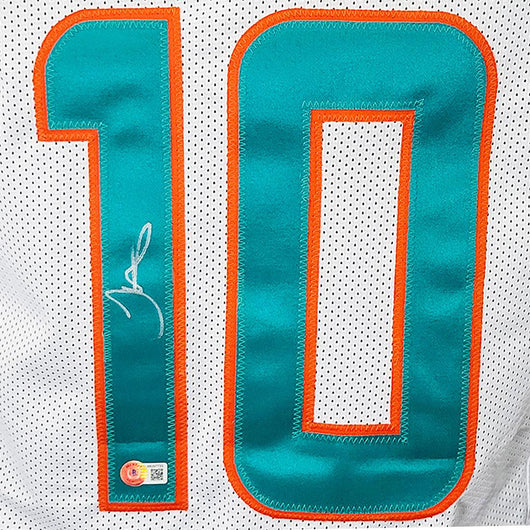 Tyreek Hill Signed Miami White Football Jersey (Beckett)