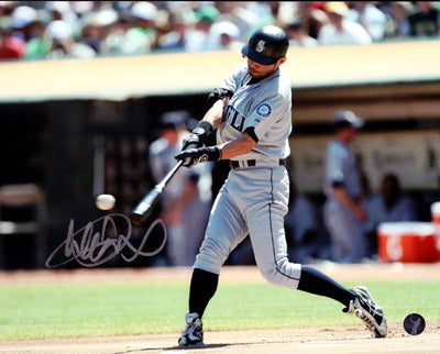 Ichiro Suzuki Autographed 8x10 Photo Seattle Mariners IS Holo Stock #76022