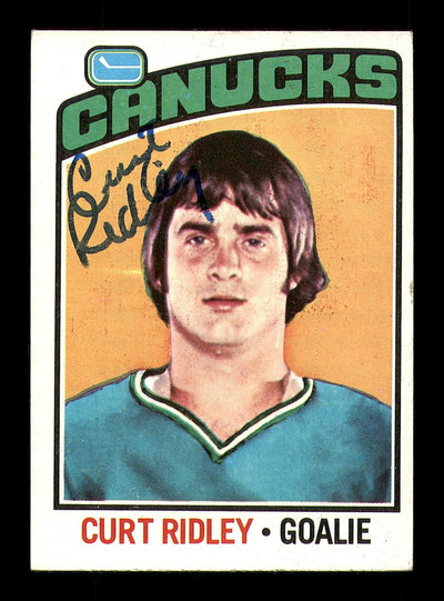 Curt Ridley Autographed 1976-77 Topps Rookie Card #197 Vancouver Canucks SKU #183146