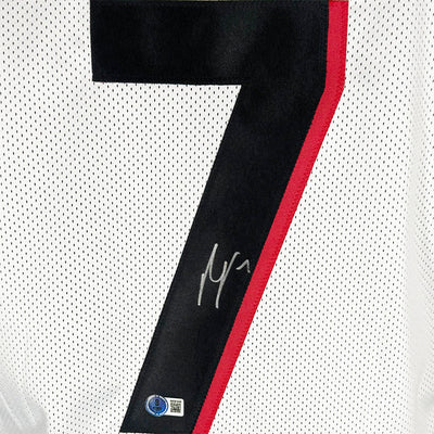 Bijan Robinson Signed Atlanta White Football Jersey (Beckett)